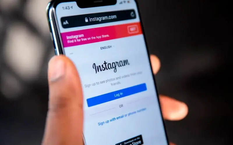 How to delete Instagram account in the app