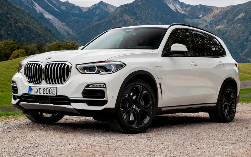 BMW X5 Hybrid – розкішна автівка для міста та їзди поза містом