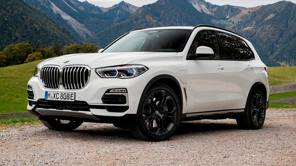 BMW X5 Hybrid – розкішна автівка для міста та їзди поза містом