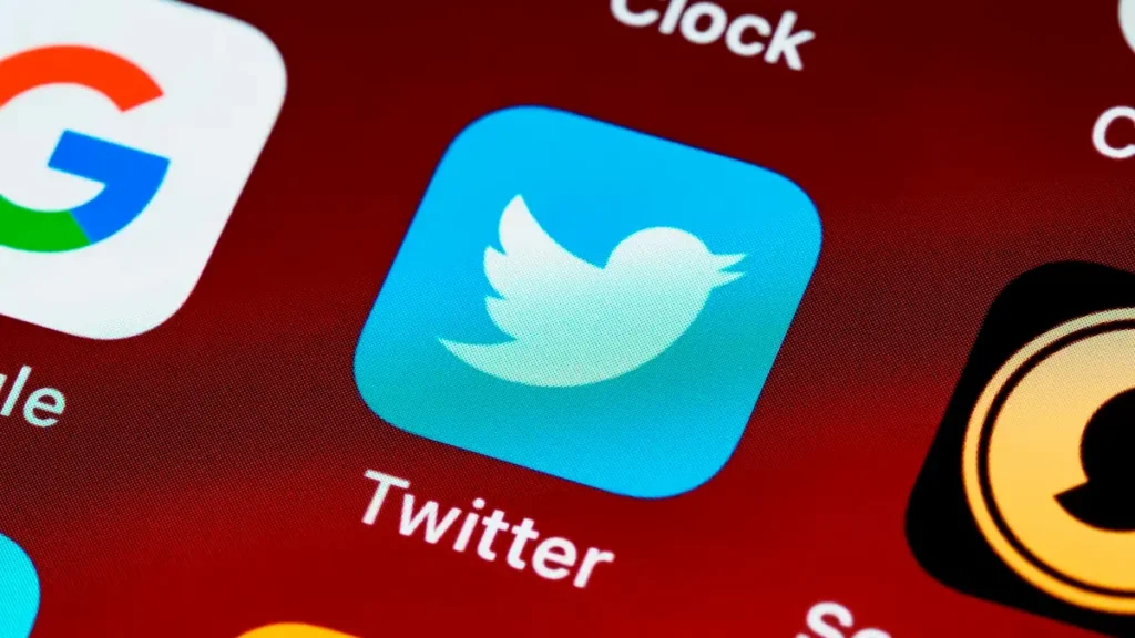 How to delete account in Twitter – smartphone app