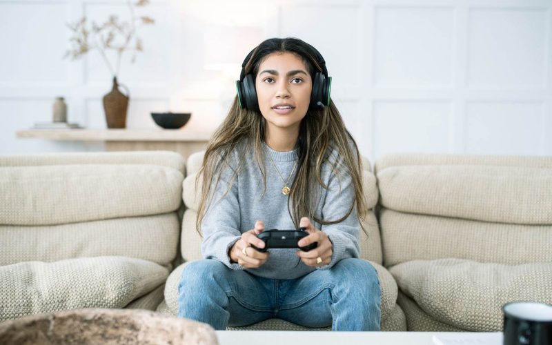 Wireless gaming headset